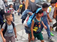 Στα ελληνικά σχολεία πηγαίνουν καθημερινά 2.500 προσφυγόπουλα