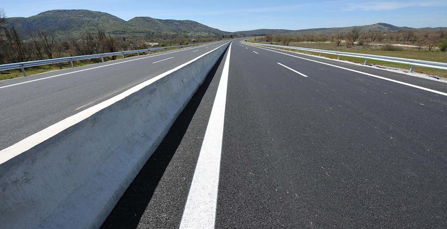 Περιφέρεια Κεντρικής Μακεδονίας: Εργασίες κοπής βλάστησης στην Ε.Ο. Θεσσαλονίκης – Νέων Μουδανιών
