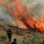 Κρήτη: Περιορίζεται η φωτιά στα Φαλάσαρνα Χανίων