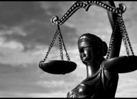 Για σωματική βλάβη διώκεται ο φοιτητής που επιτέθηκε στον καθηγητή Συρίγο