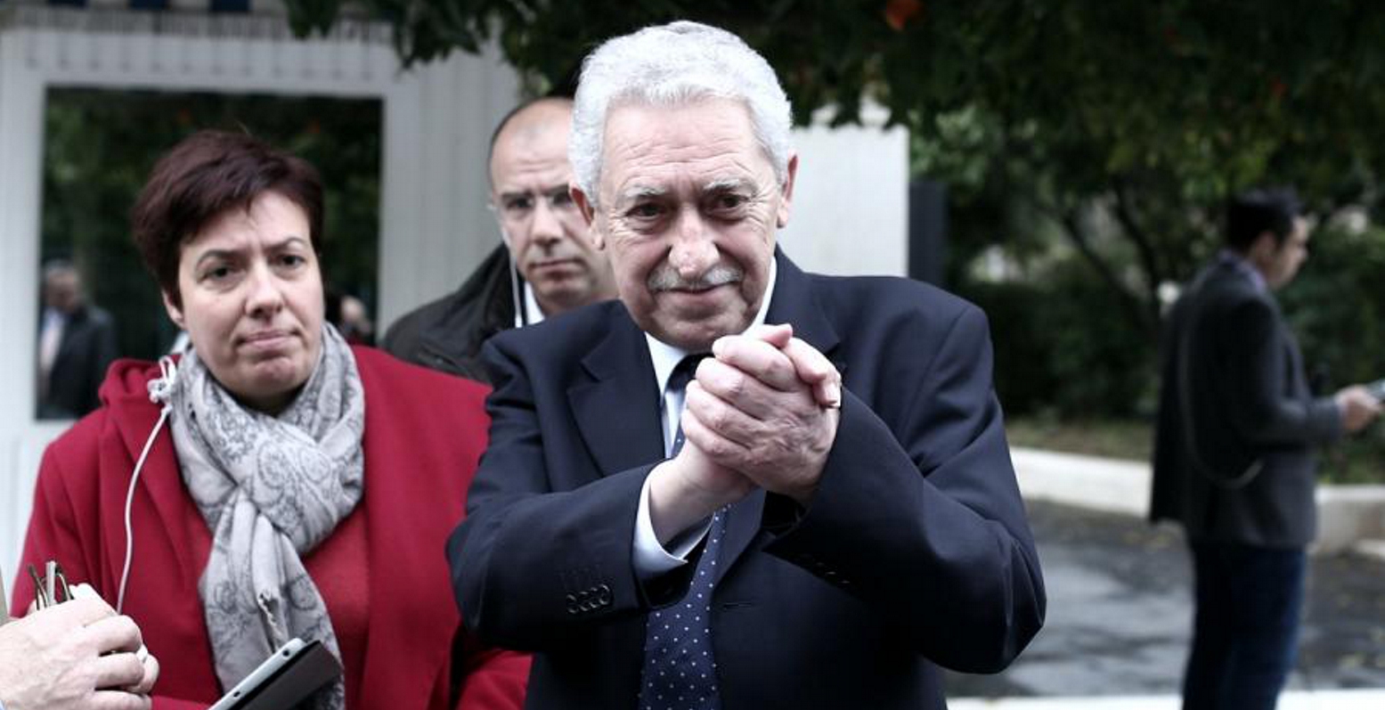 Οι αντιδράσεις των υπολοίπων για τον ανασχηματισμό