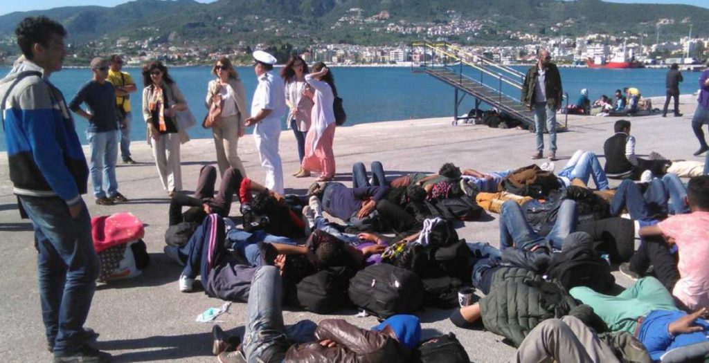ΤτΕ: Λιγότερα έσοδα, περισσότεροι τουρίστες