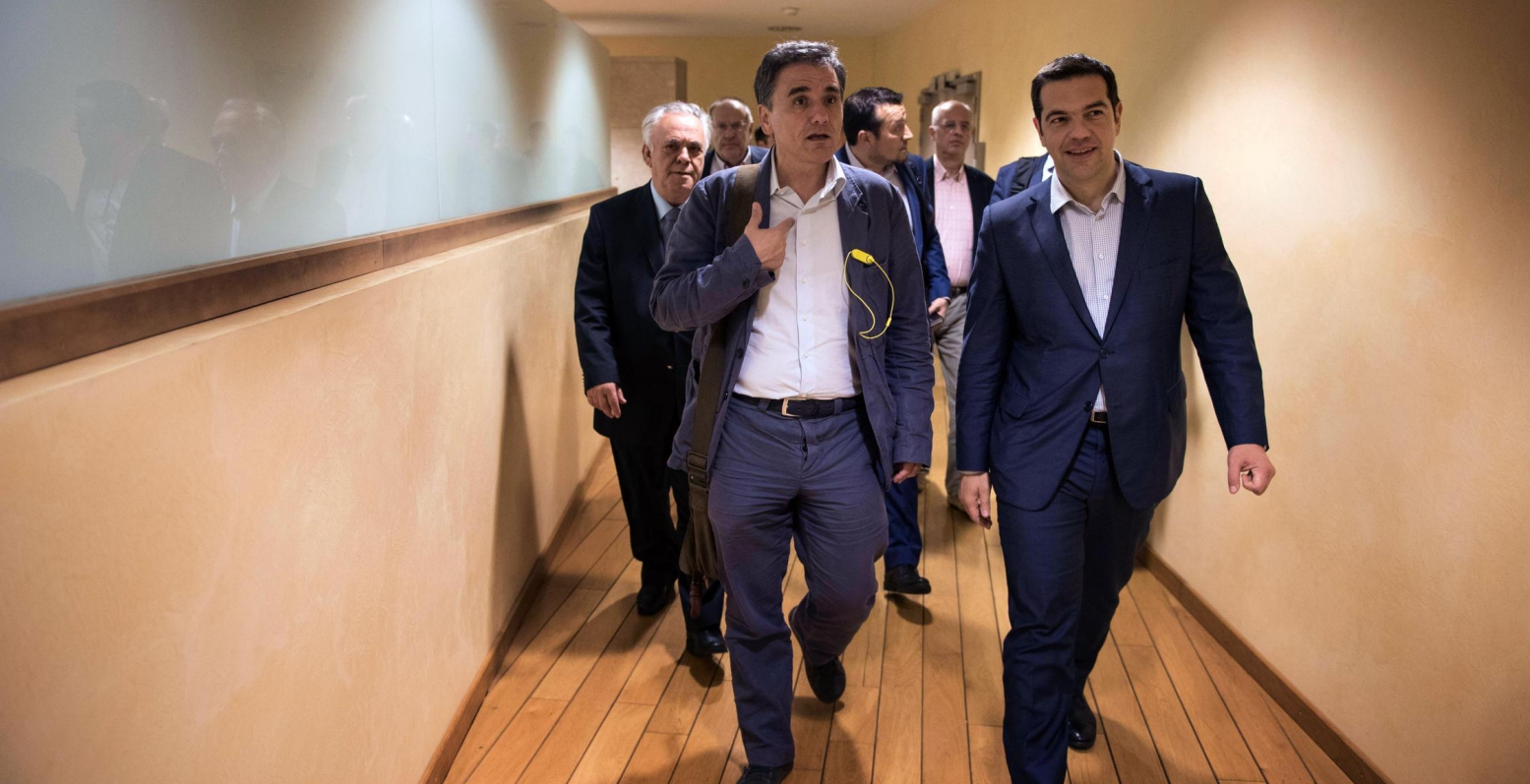 Ο Τσίπρας επισπεύδει τον ανασχηματισμό πριν την τρόικα