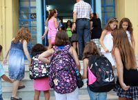 Δήμος Αθηναίων αντικαπνιστική πρωτοβουλία: 10.000 τετράδια με μήνυμα κατά του τσιγάρου διανέμονται σε μαθητές