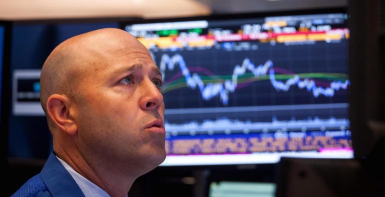 Οριακές απώλειες στη Wall Street πριν από τα Χριστούγεννα