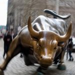 Τα αποτελέσματα των τραπεζών ανεβάζουν τη Wall Street