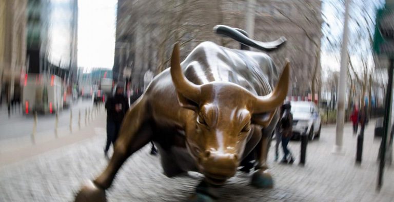 Τα αποτελέσματα των τραπεζών ανεβάζουν τη Wall Street