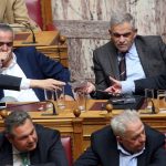 Ο Μητσοτάκης ”στριμώχνει” την κυβέρνηση για τις τηλεοπτικές άδειες