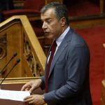 Να αποφασίσει η κοινωνία για την ηγεσία της κεντροαριστεράς, λέει ο Θεοδωράκης