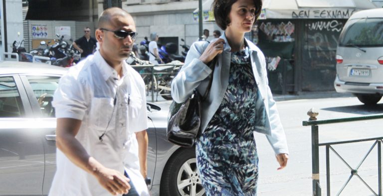 Αναβάλλει την έλευση της στην Αθήνα η Βελκουλέσκου