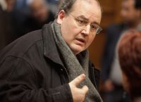 Νέο «άνοιγμα» Φιλή σε ΠΑΣΟΚ και αιχμές κατά ΑΝΕΛ