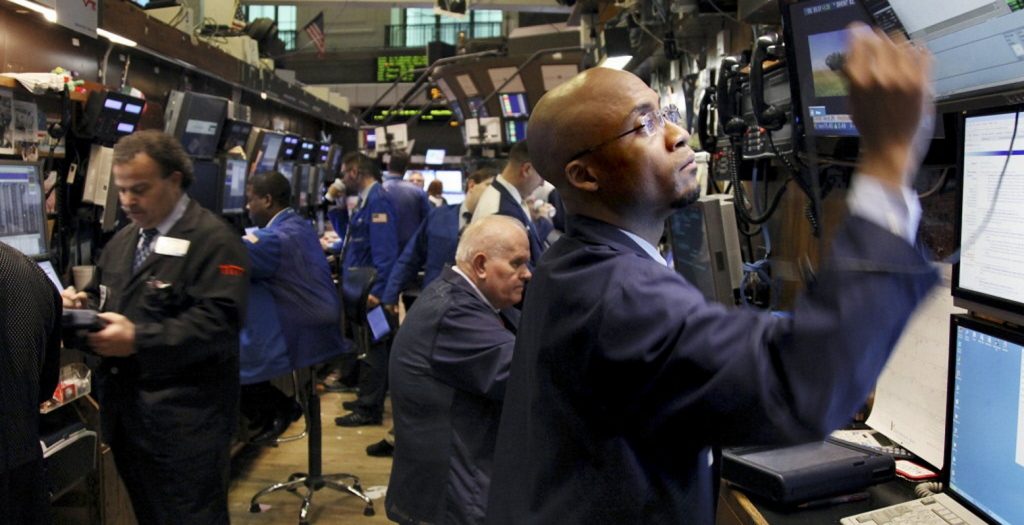 Στάση αναμονής στη Wall Street λόγω των μάκρο