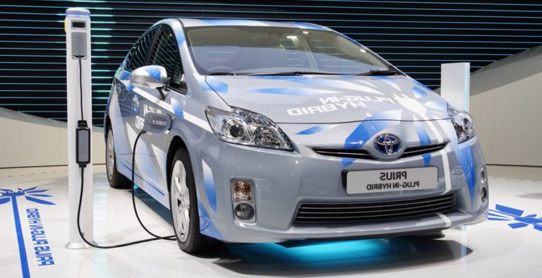 Το νέο Prius Plug-in Hybrid στο Παρίσι