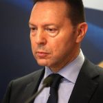 Καμπανάκι Στουρνάρα για τους εσωτερικούς κινδύνους στη χώρα