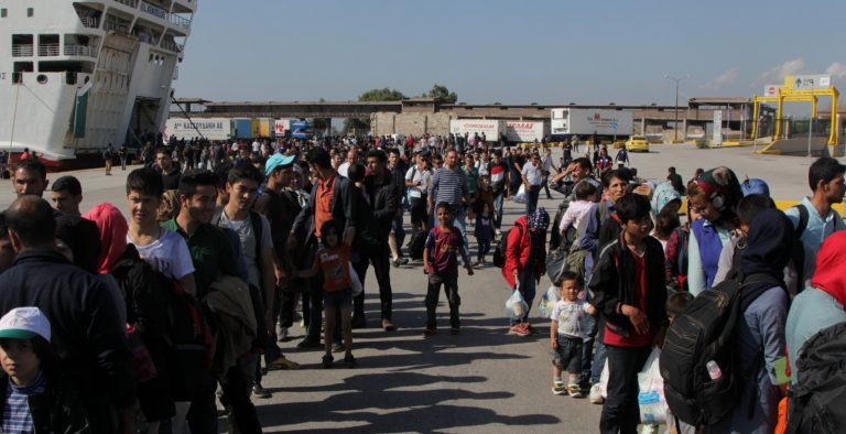 Ξεπερνούν τους 9.000 οι εγκλωβισμένοι πρόσφυγες και μετανάστες στο βόρειο Αιγαίο