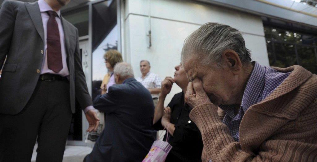 Το ”ελληνικό φορολογικό δράμα” τονίζει η SZ