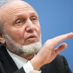 Ζιν: Η Γερμανία θα έπρεπε να είχε χαρίσει χρήματα στην Ελλάδα