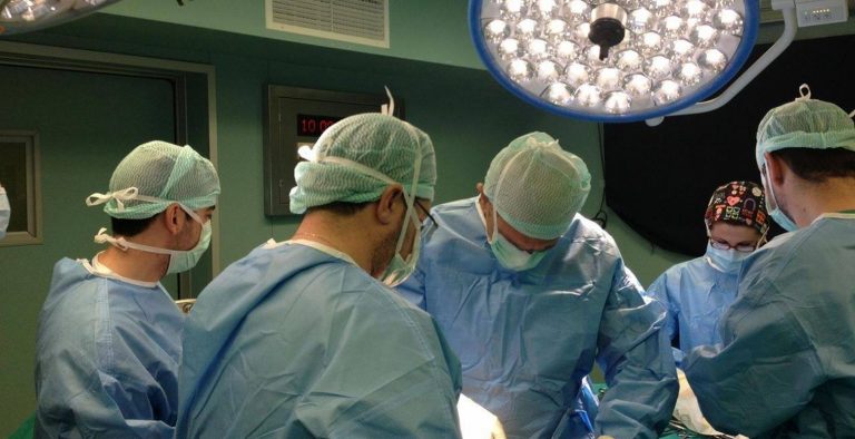 Κρήτη: Εγχείρηση εγκεφάλου σε ξύπνιο ασθενή