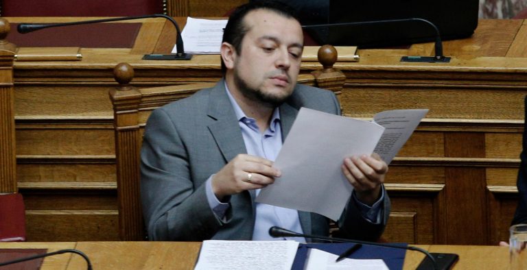 Τα… “γαλλικά” του Παππά στη Βουλή