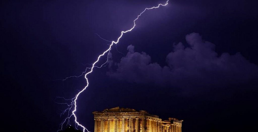Καιρός: Περισσότεροι από 10.000 κεραυνοί και μεγάλο χαλάζι έπεσαν στην Ελλάδα την Κυριακή