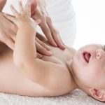 “Όχι” στη χρήση ελαίων στο μασάζ των μωρών