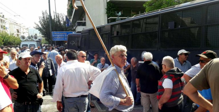 Στη Δικαιοσύνη προσφεύγουν οι συνταξιούχοι μετά από τις επιστολές Κατρούγκαλου