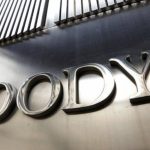 Moody’s: Credit negative για την Ελλάδα η «κόντρα» των θεσμών