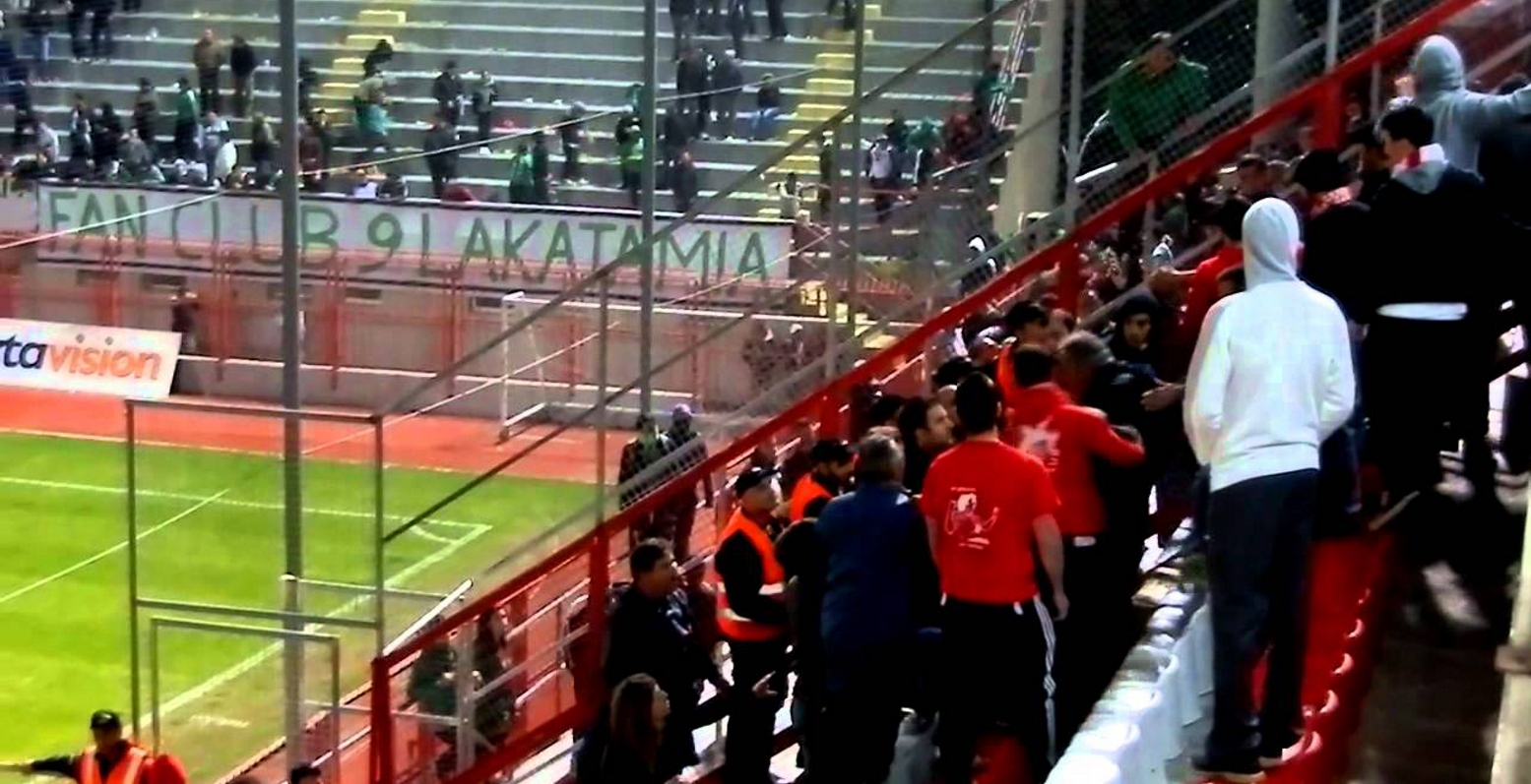 ALERT ! Ένταση και ξύλο στο γήπεδο !