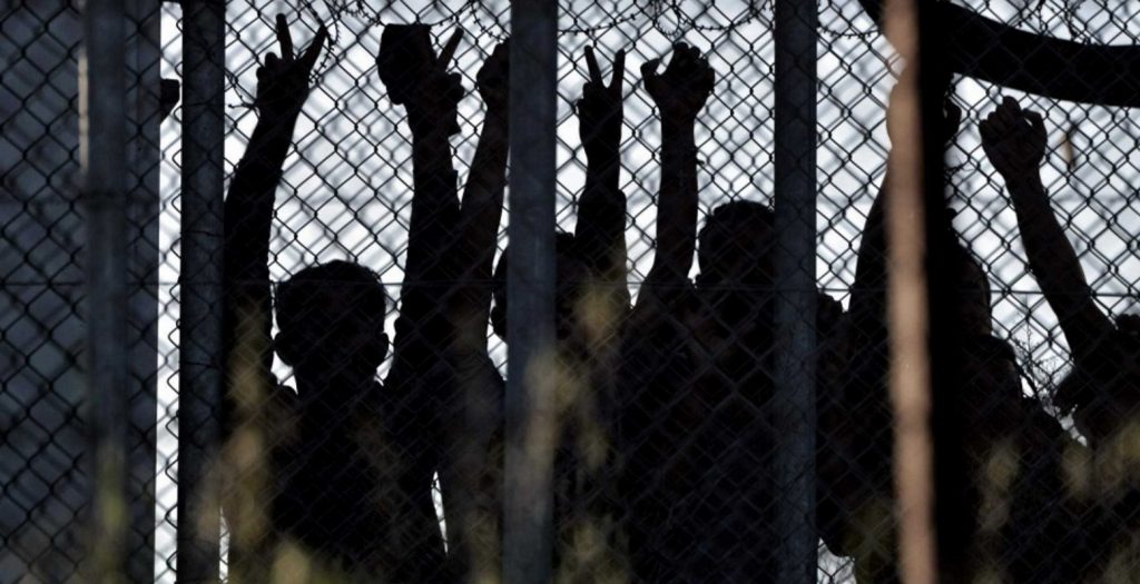 Πήρε φωτιά το hot spot της Μόριας από εξοργισμένους μετανάστες!