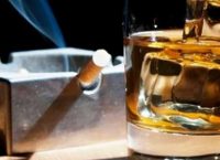 Κάπνισμα και αλκοόλ έρευνα: Η καθημερινή τους χρήση γερνάει τον εγκέφαλο Κάπνισμα και αλκοόλ έρευνα: Η καθημερινή τους χρήση γερνάει τον εγκέφαλο