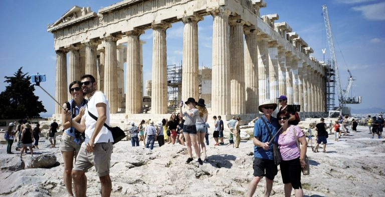 Οι Βρετανοί θέλουν χειμερινές διακοπές στην Ελλάδα