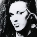Πέθανε το εκκεντρικό ποπ ίνδαλμα των ’80s, Πιτ Μπερνς