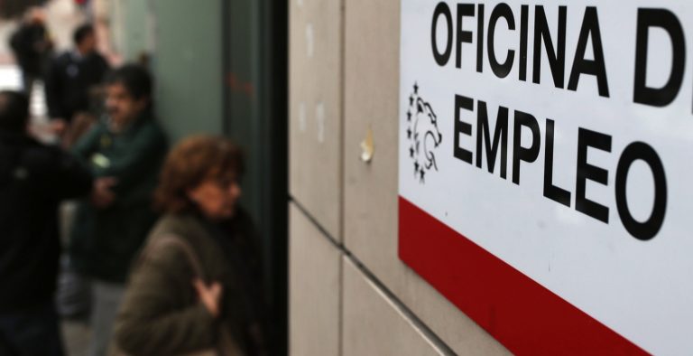 Σε χαμηλό επτά ετών η ανεργία στην Ισπανία