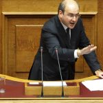 Χατζηδάκης για τηλεοπτικές άδειες: Ανάχωμα στον κυβερνητικό αυταρχισμό
