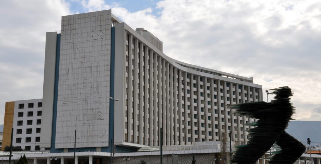 Η αξιολόγηση “φεύγει”, το χρέος “έρχεται”