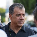 Θεοδωράκης: Όμηρος της ανικανότητας της η κυβέρνηση