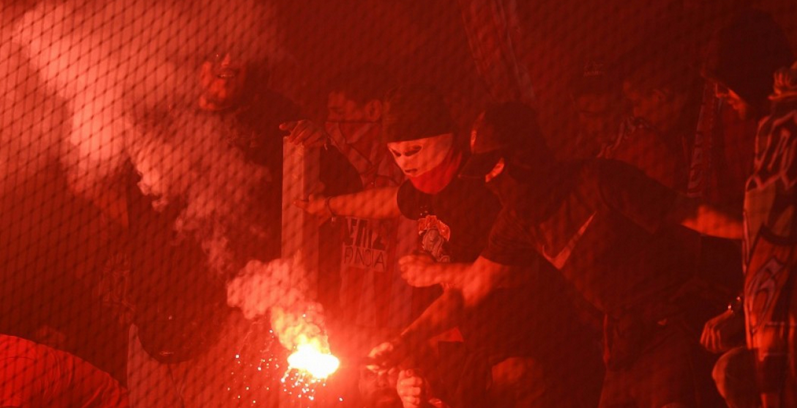 Πρόστιμο 29.000 ευρώ στον Ολυμπιακό για τα καπνογόνα με τον ΠΑΟΚ!