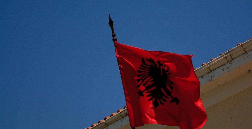 Αλβανία: Συγκέντρωση πρόκληση από τους «Τσάμηδες» – Απαιτούν συγγνώμη από την Ελλάδα!