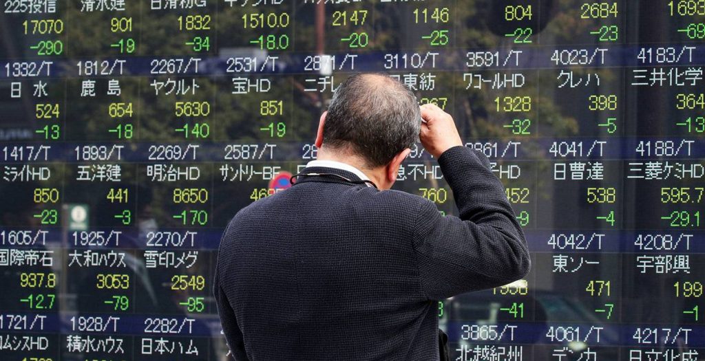 Τραμπ και πετρέλαιο “τρόμαξαν” τις ασιατικές αγορές