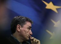 Αναζητείται κοινό έδαφος για συντάξεις και αφορολόγητο