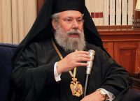 Κύπρος: Κυβέρνηση εθνικής ενότητας ζητά ο Αρχιεπίσκοπος Χρυσόστομος