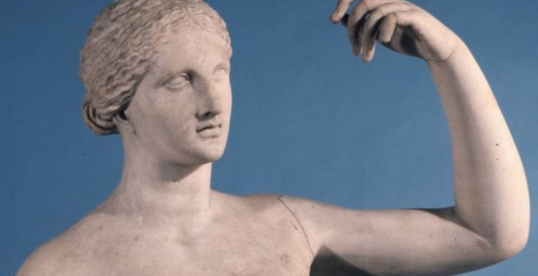 Σερβιτόρος ακρωτηρίασε… άγαλμα στο Βρετανικό Μουσείο!