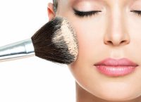 Εύκολο μακιγιάζ μέσα από τις συμβουλές των make-up artists