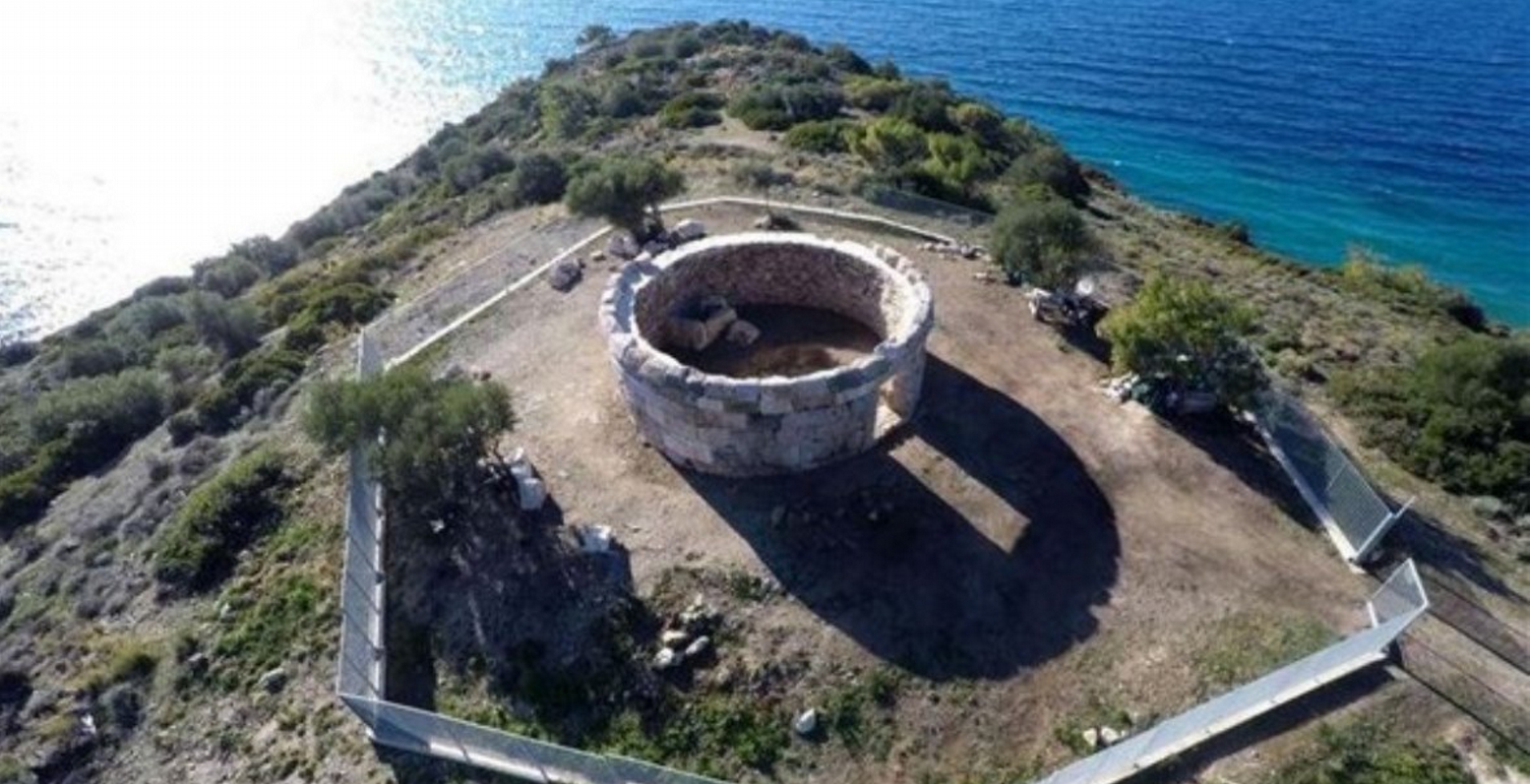 Σαλαμίνα: Παραδίδεται στο κοινό το αναστηλωμένο ταφικό μνημείο στις Κολόνες