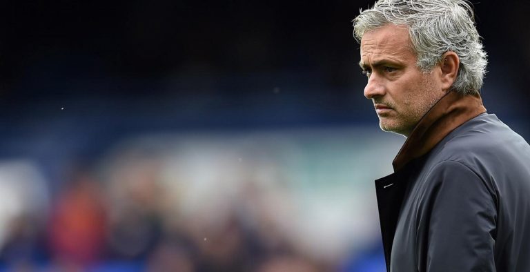 PREMIER LEAGUE: Ο Μουρίνιο διαψεύδει τα σενάρια φυγής του Πογκμπά