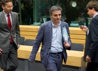 Μίνι σύσκεψη Τσακαλώτου με δανειστές λίγο πριν το Eurogroup