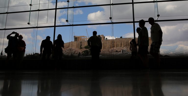 «Όχι» από το ΚΑΣ στον οίκο Gucci για την επίδειξη στην Ακρόπολη
