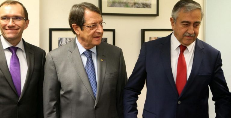 Συνάντηση Αναστασιάδη – Ακιντζί μετά το ναυάγιο στην Ελβετία