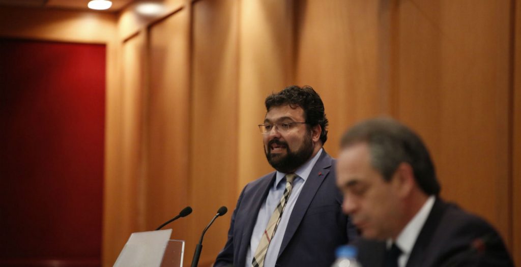 Άγριος ενδοκυβερνητικός καυγάς στη Βουλή για τον ΠΑΟΚ