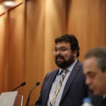 Άγριος ενδοκυβερνητικός καυγάς στη Βουλή για τον ΠΑΟΚ